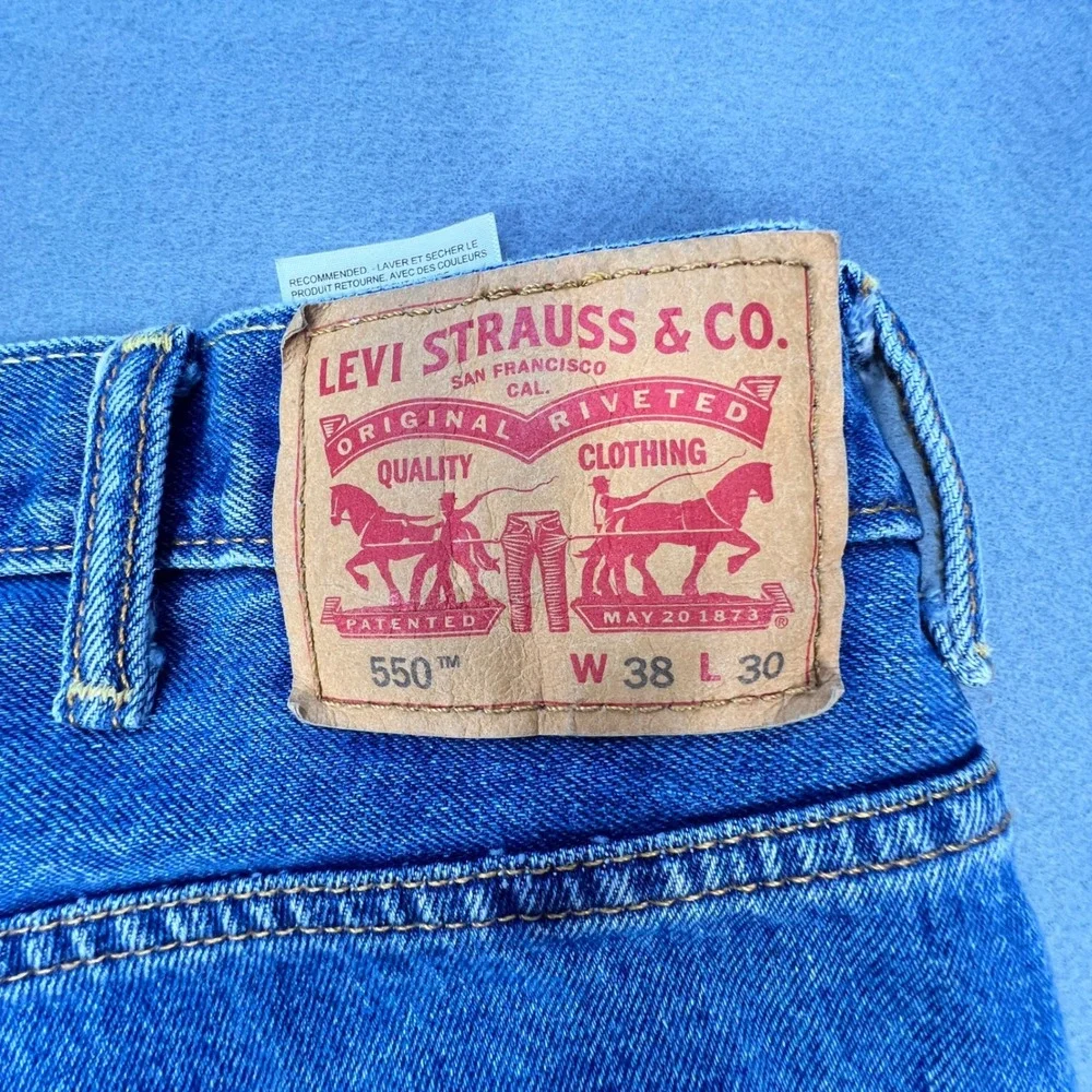 Levi's Blue 550 Relaxed Fit Jeans Mens 38x30 Medium Wash Denim 00550-4891